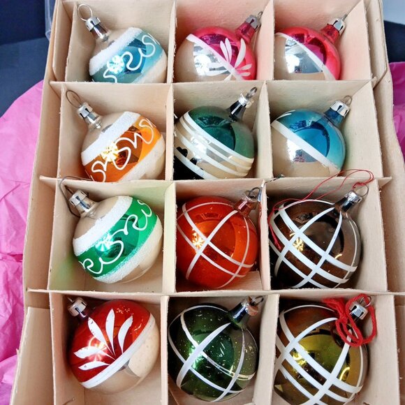 Vintage Poland Christmas Baubles 12pcs Set With Box Nice Set! - Picture 2 of 16